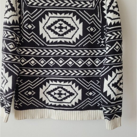 FOREVER 21 Black and Cream Patterned Aztec Navajo Crew Neck Sweater Size S - Picture 7 of 10